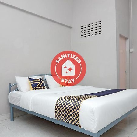 SPOT ON 2200 Hotel Gunung Sari Rantauprapat Bagian luar foto