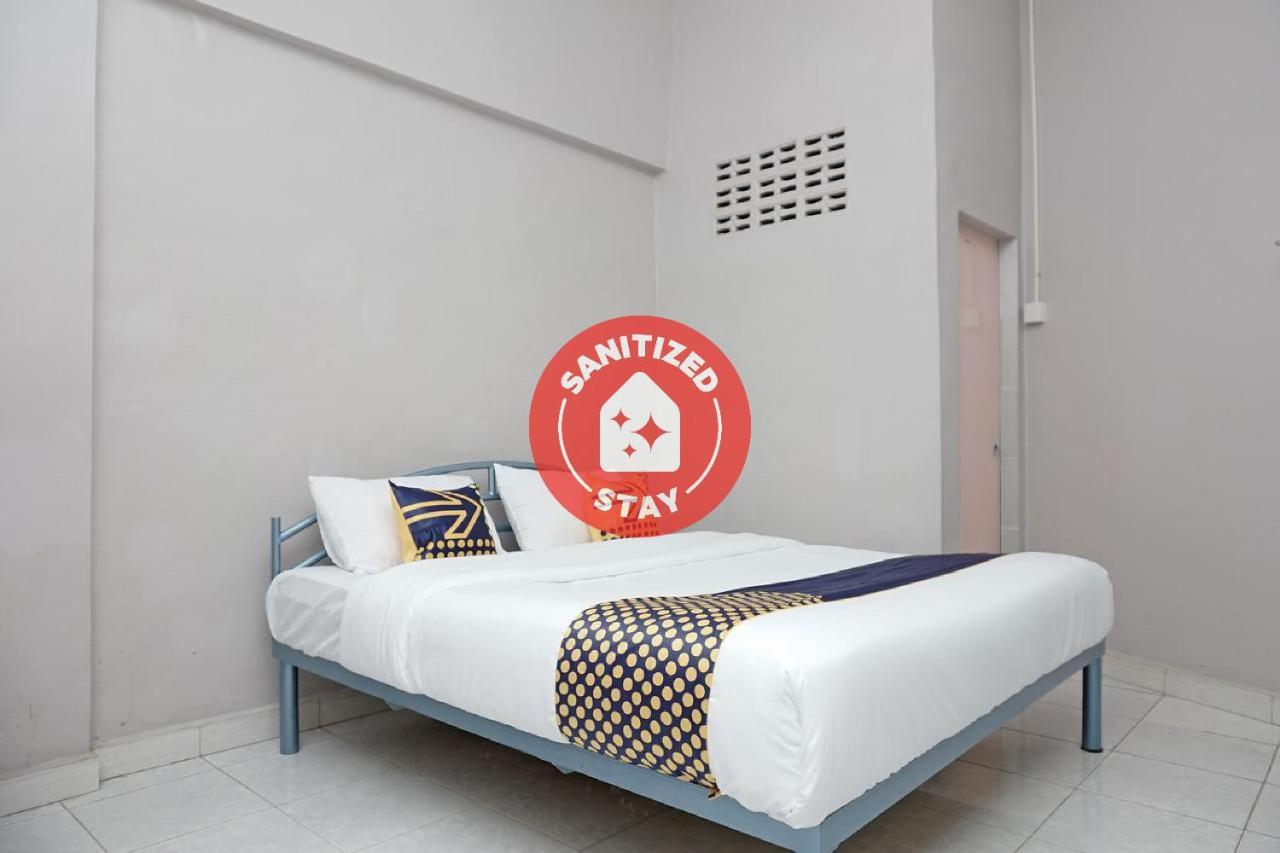 SPOT ON 2200 Hotel Gunung Sari Rantauprapat Bagian luar foto