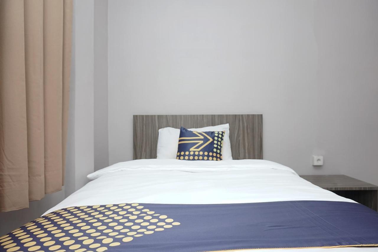 SPOT ON 2200 Hotel Gunung Sari Rantauprapat Bagian luar foto